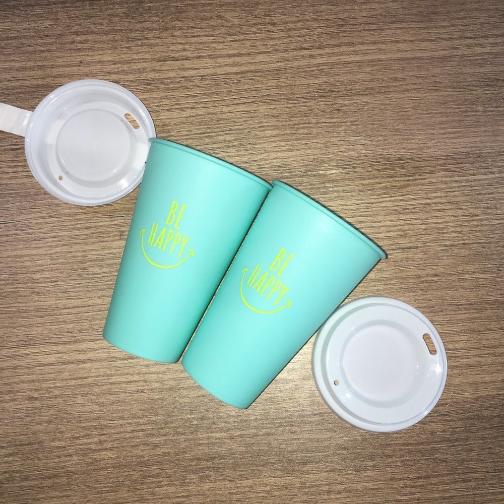 New To Go Coffee Cups w/Lid "Be Happy" 2pk